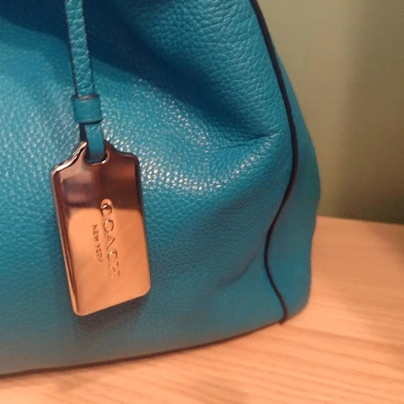 Coach Edie 31 Shoulder Bag Pebble Leather - Picture 4 of 16